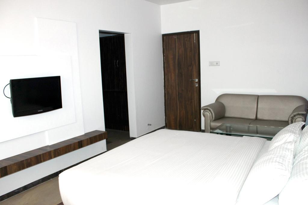 Oyo 4316 Hotel Sai Empire Shirdi Zimmer foto