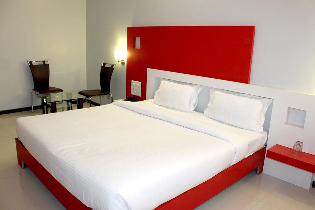 Oyo 4316 Hotel Sai Empire Shirdi Zimmer foto